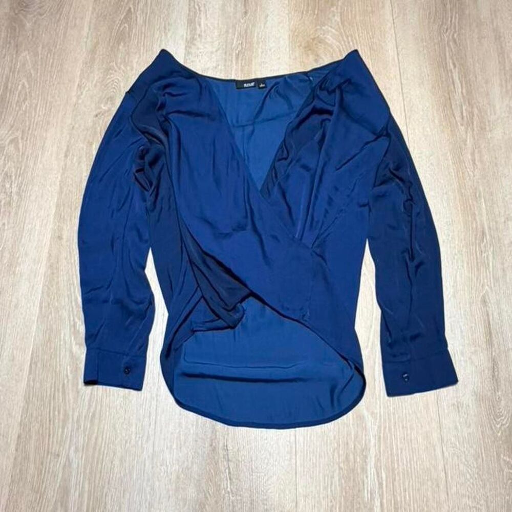 Unbranded Women's Blue and Navy Shirt
